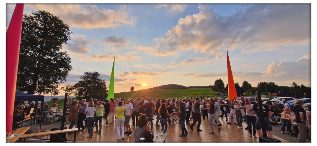 Tanz in den Sonnenuntergang